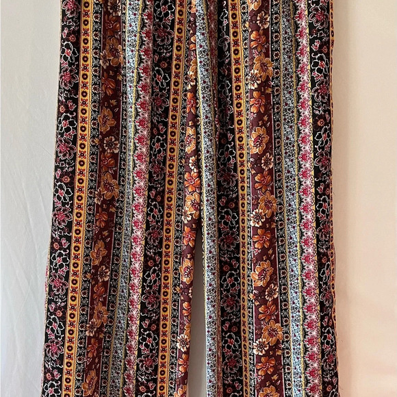 Lived to Be Spoiled Womens Wide Leg Flowered Pants Size Large - Picture 4 of 7